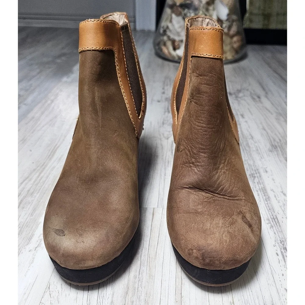 Tommy Bahama Kishiko‎ Suede Leather Wedge Ankle Boots Women's Size 9B Brown